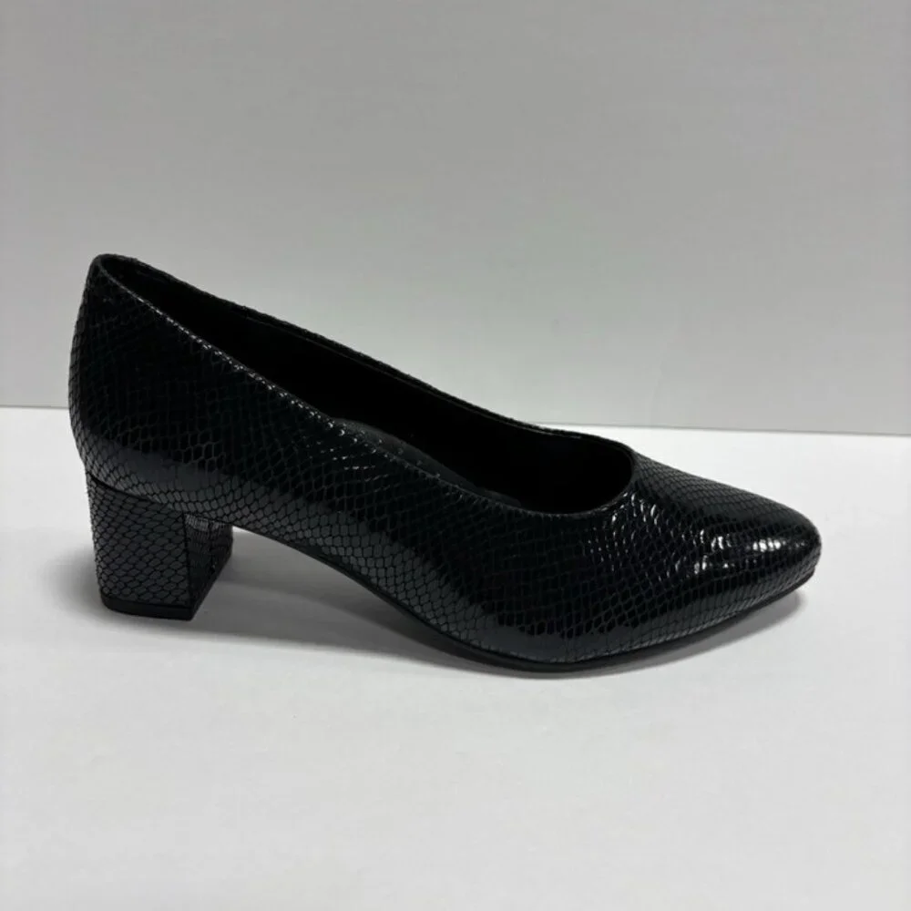 Trotters Women’s Kari, Black Block Heel Pumps, Size 6.5 Wide